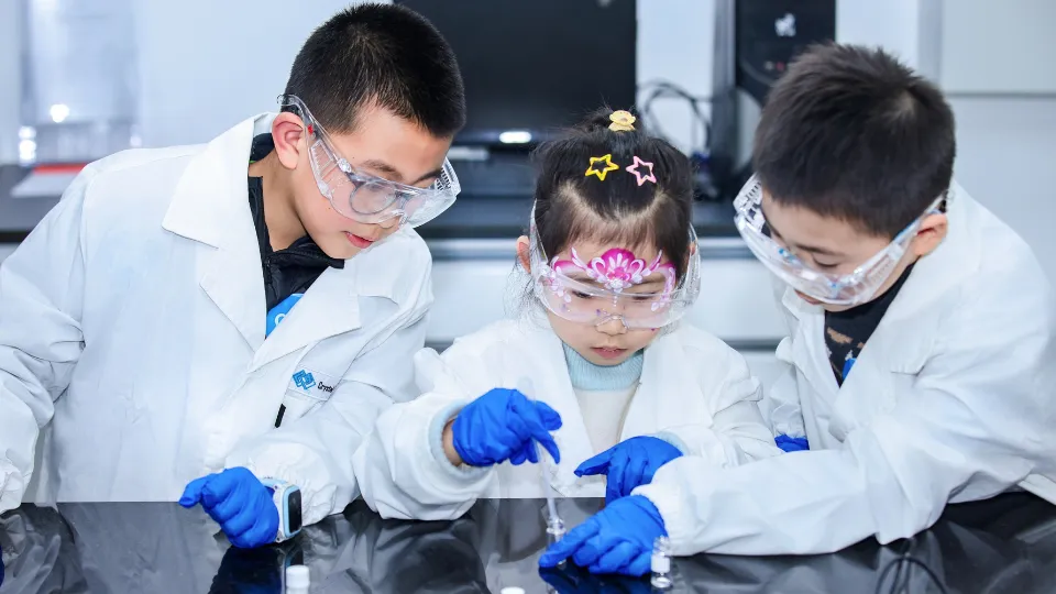 Crystal Family Day Lab